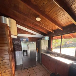 Accommodation Cabin Lake Calima Spectacular Court