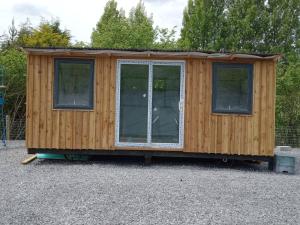Tranquil Cabin Retreat in Llandovery