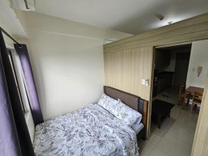 Studio 1 bedroom with balcony, can cook and wash clothes, Pool view or city view, in Pasay Manila, walking distance to Mall of Asia and Manila Bay, and 20mins drive in Manila Airport