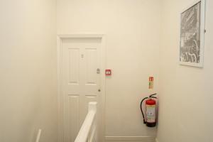 Rednest Swindon Central Stay Free Parking