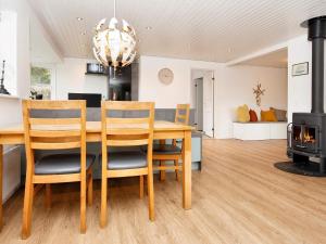 5 person holiday home in Fårvang-By Traum