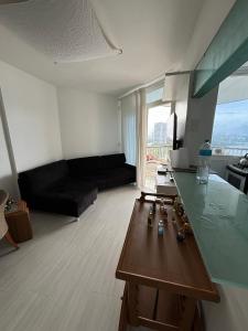 Flat na Barra com Vista Deslumbrante para o Mar