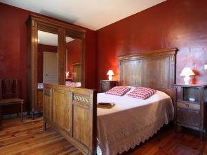 Maisons de vacances Maison de charme avec grand parc pour des vacances en famille au coeur de l'Auvergne - FR-1-582-278 : photos des chambres