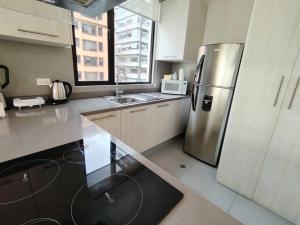 Cosmopolitan suit 51