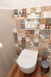 Apartments with WiFi Sibenik - 24413