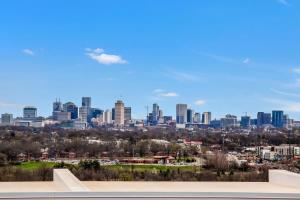 Stylish Nashville Home - Rooftop Deck - Hot Tub