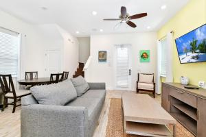 Sandy Toes Cottage With Private Pool Near Disney And Margaritaville Resort & Island H2O Access - 8032St