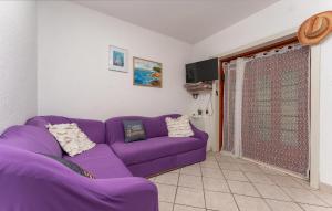 Stunning Apartment In Pakostane 