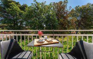 2 Bedroom Nice Apartment In Pakostane 