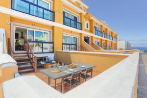 Casa Bita El Cotillo Playa home with swimming pool