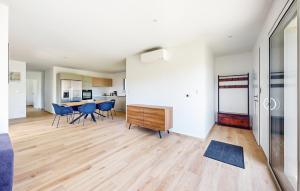 Maisons de vacances Gorgeous Home In Vielle Saint Girons : photos des chambres