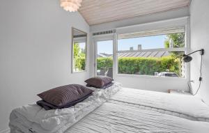 2 Bedroom Amazing Home In Væggerløse