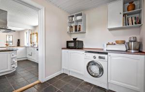 2 Bedroom Nice Home In Hemmet