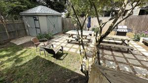 Pet Friendly And Steps To The Bay