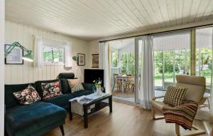 3 Bedroom Stunning Home In Glesborg