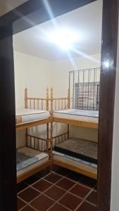 Casa a duas quadras da praia - Balneário Saint Etienne - Matinhos