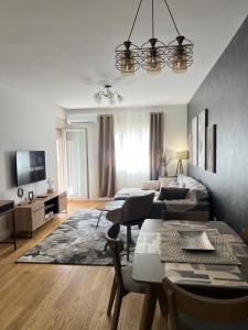 WH - Urban Nest Central Point