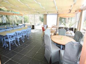 La Roche Riverside Mansion