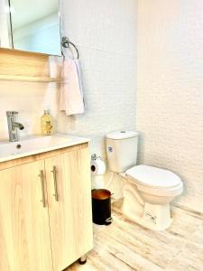 Digital nomads, everything close Ac Wi-fi fast