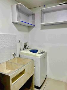 Digital nomads, everything close Ac Wi-fi fast