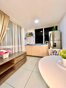 Digital nomads, everything close Ac Wi-fi fast