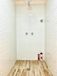 Digital nomads, everything close Ac Wi-fi fast