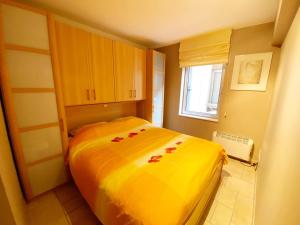 Apartment in Nieuwpoort with Sea Views