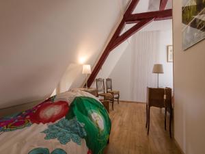 Lovely cottage in Peyzac-le-Moustier with Terrace