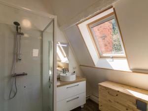 Lovely cottage in Peyzac-le-Moustier with Terrace