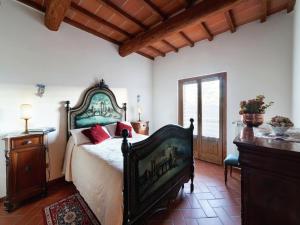 Farmhouse in Poppi with Pool & Gardens