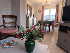 Maisons de vacances Gite independant avec etang - 3 chambres, animaux admis - FR-1-583-382 : photos des chambres