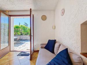 Maisons de vacances Villa a Callian avec Piscine Privee, Jardin, 2 Chambres, 4 Pers - FR-1-779-13 : photos des chambres