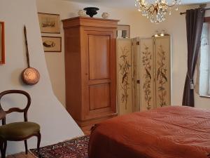 Maisons de vacances Gite historique spacieux pour 12 pers, proche nature - FR-1-583-384 : photos des chambres