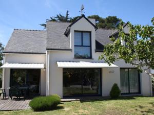 Maisons de vacances Maison moderne 8 pers a St Gildas de Rhuys, pres du bourg et falaises - FR-1-775-29 : photos des chambres
