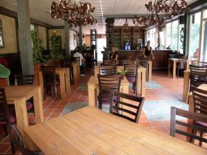 Well furnished bungalow, near by nature