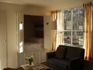 Forest Villa in Herperduin with Bubble Bath