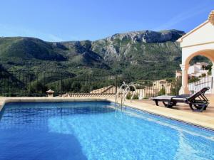 Villa in Monte Pego near Stunning Beaches
