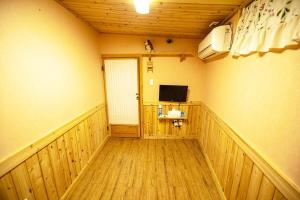 Jeonju Onggi Jonggi Hanok Stay