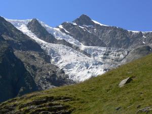 Chalet in Saas Grund amid mountains