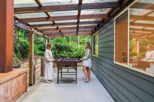 Wattle Cottage - A Stylish Hinterland Escape