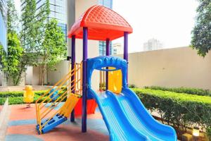 BGC Uptown Parksuites Cosy 1 Bedroom Suite with balcony 300MBPS wifi