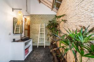 Villa Kura Kura - Newly renovated 4bdrs villa center Bingin Beach