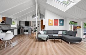 Cozy Home In Hemmet With Wifi