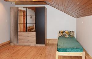 Cozy Home In Biskupice With Wifi
