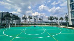 121 Residences by manatidur Near One Utama