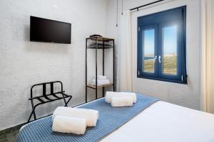 Unique 2 BDR Popi Villa IN FRONT of the SEA