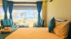 Whale Ocean View Hotel