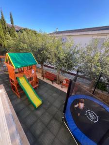 Apartmani Lovren