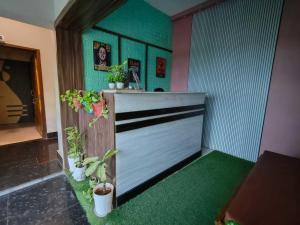 Hotel O Royal Retreat