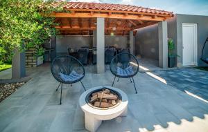 4 Bedroom Nice Home In Polaca